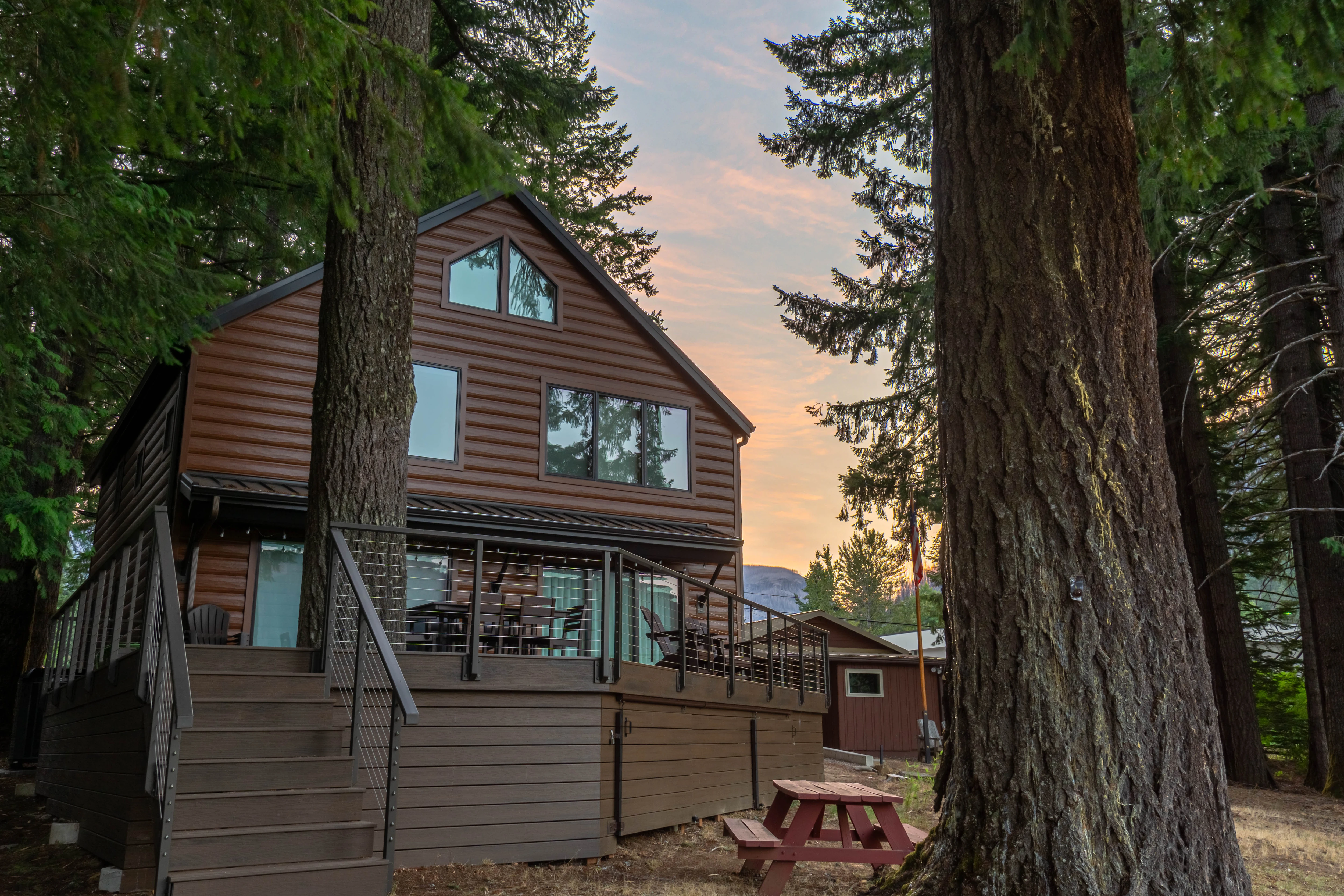 The Mountain-Valley Cabin