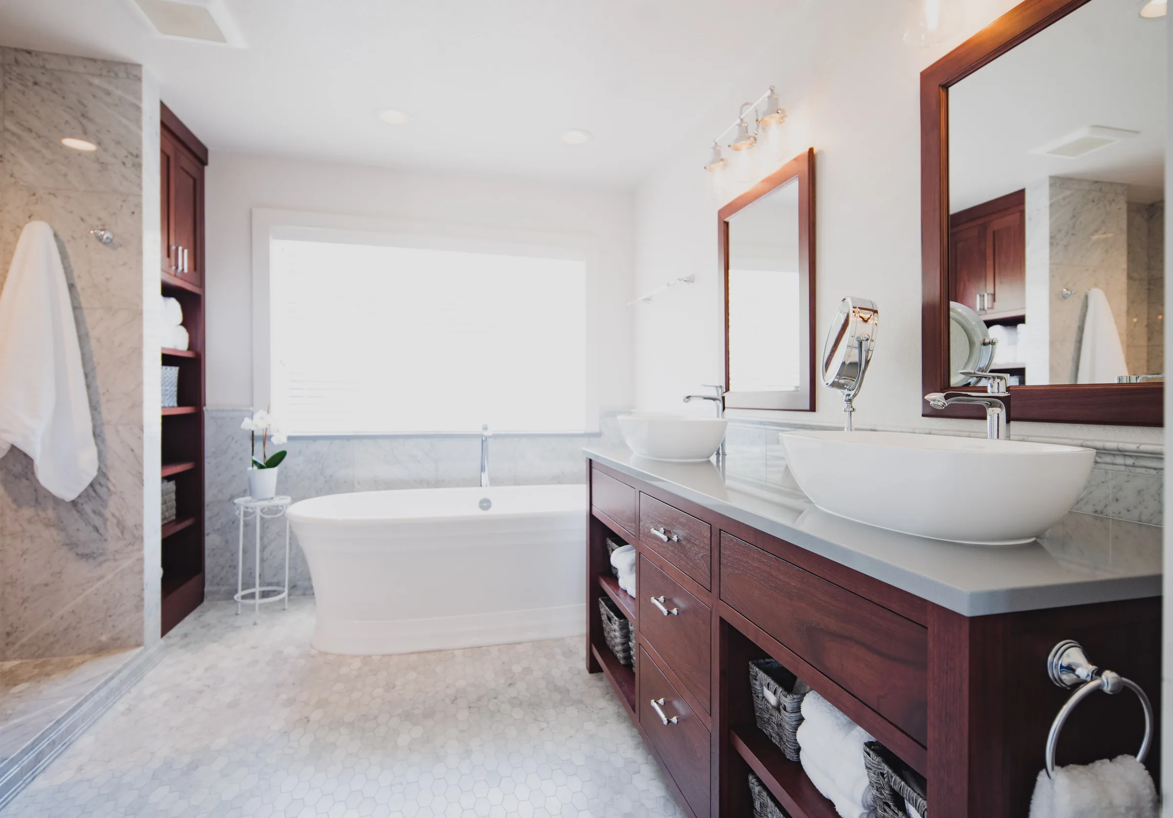 The Carrara-Soaker Bath, image 1