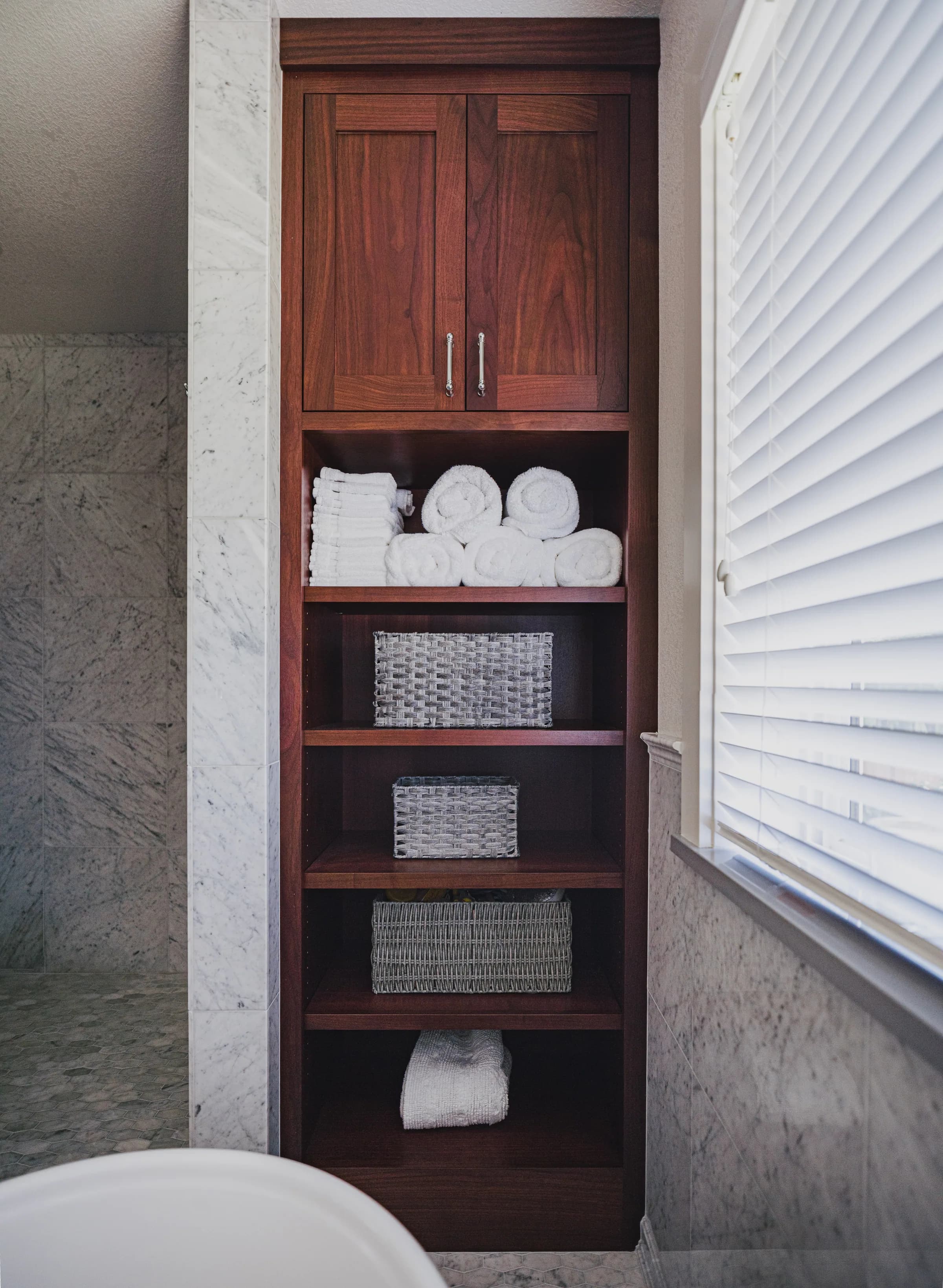 The Carrara-Soaker Bath, image 5