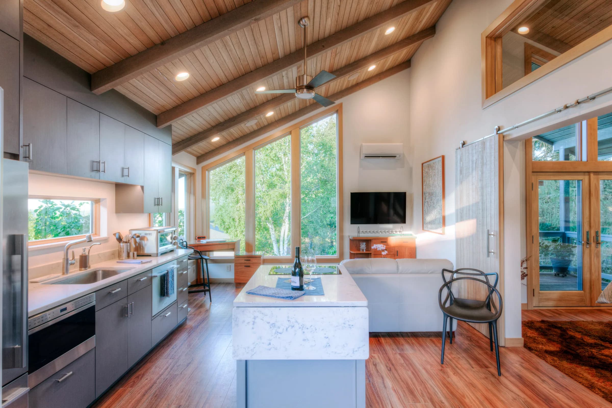 The Hilltop Guest House, image 9