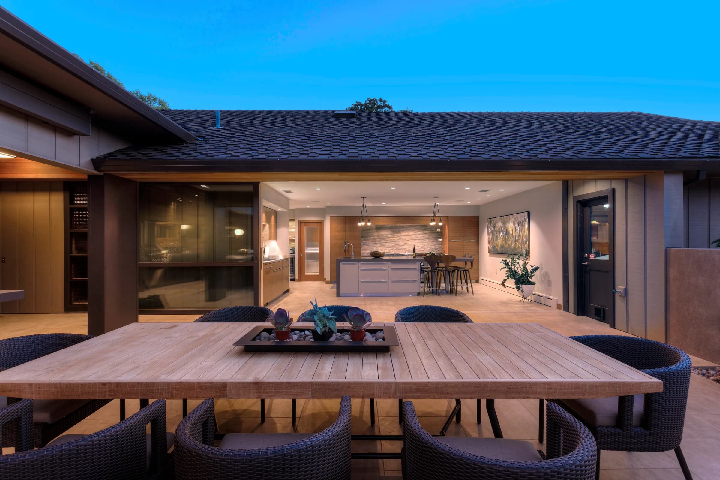 The Santiam Courtyard, image 9